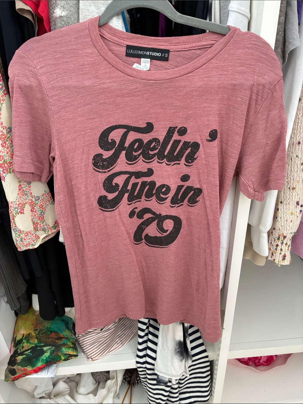 Lulusimon Dusty Rose 'Feelin' Fine in '79' Graphic Tee - women sz S VICI